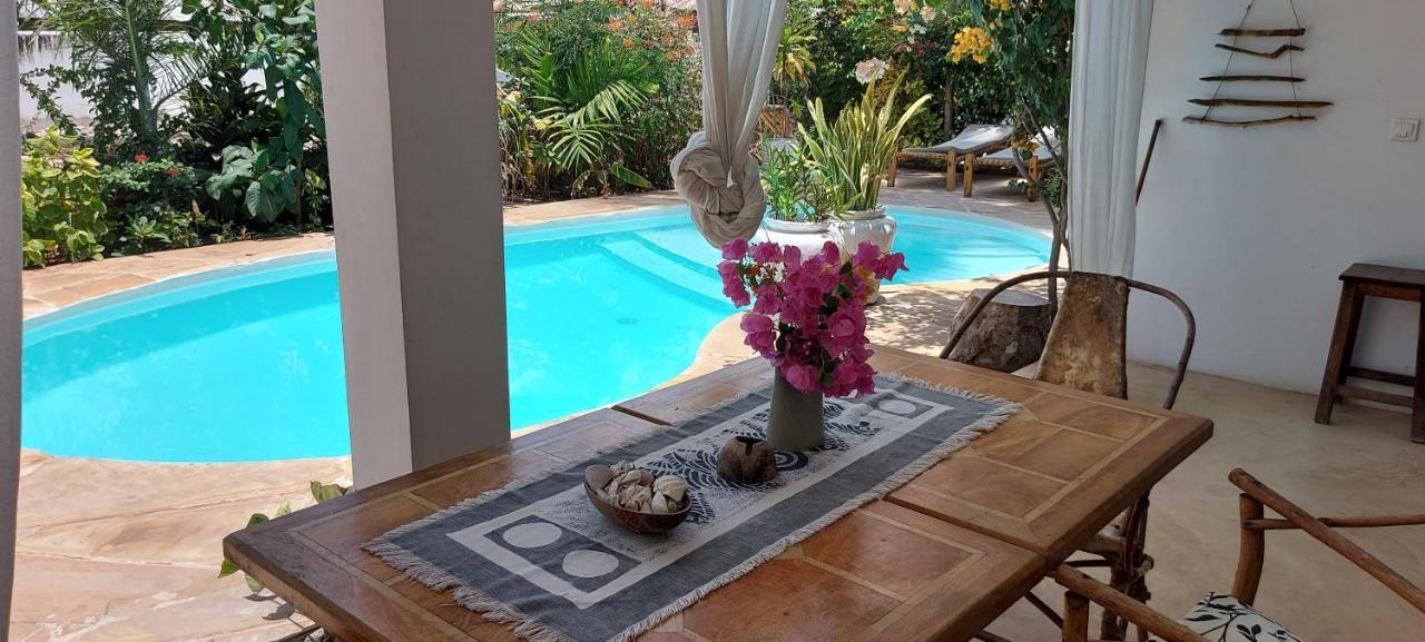 Moyo Apartment Pwani Mchangani Eksteriør bilde