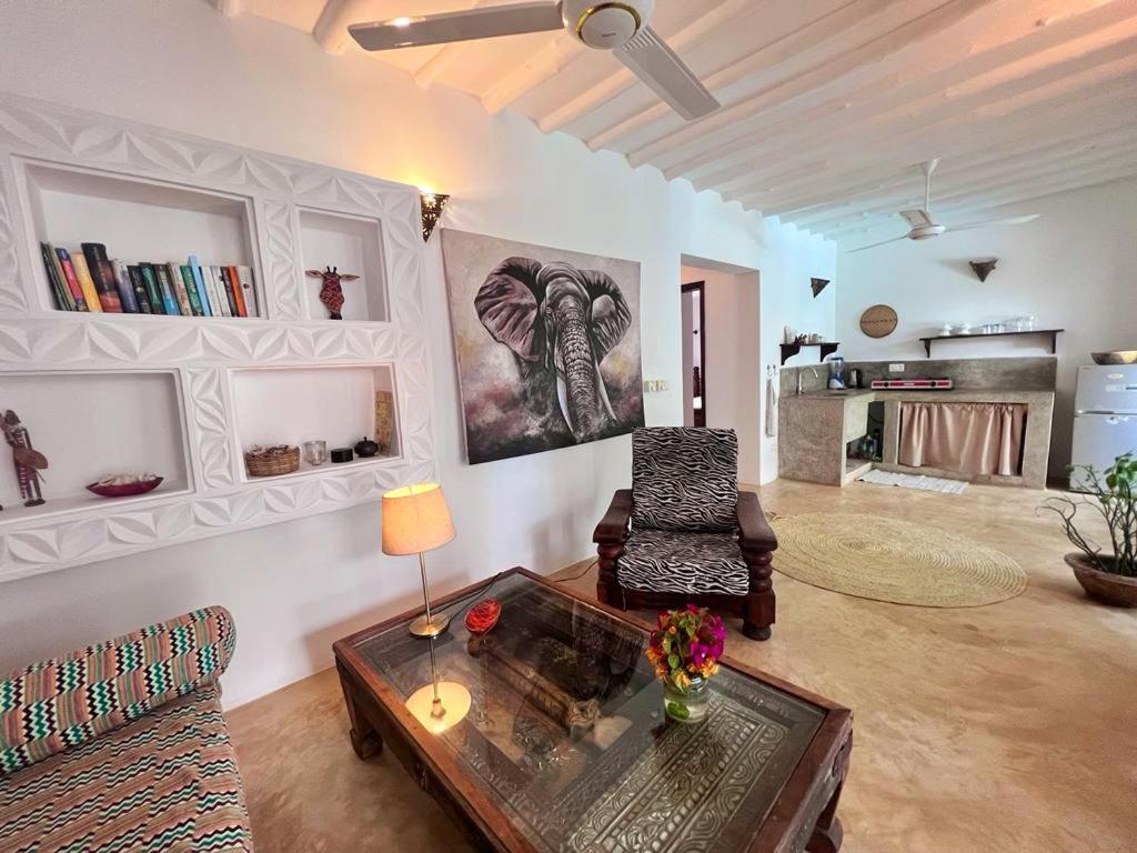Moyo Apartment Pwani Mchangani Eksteriør bilde