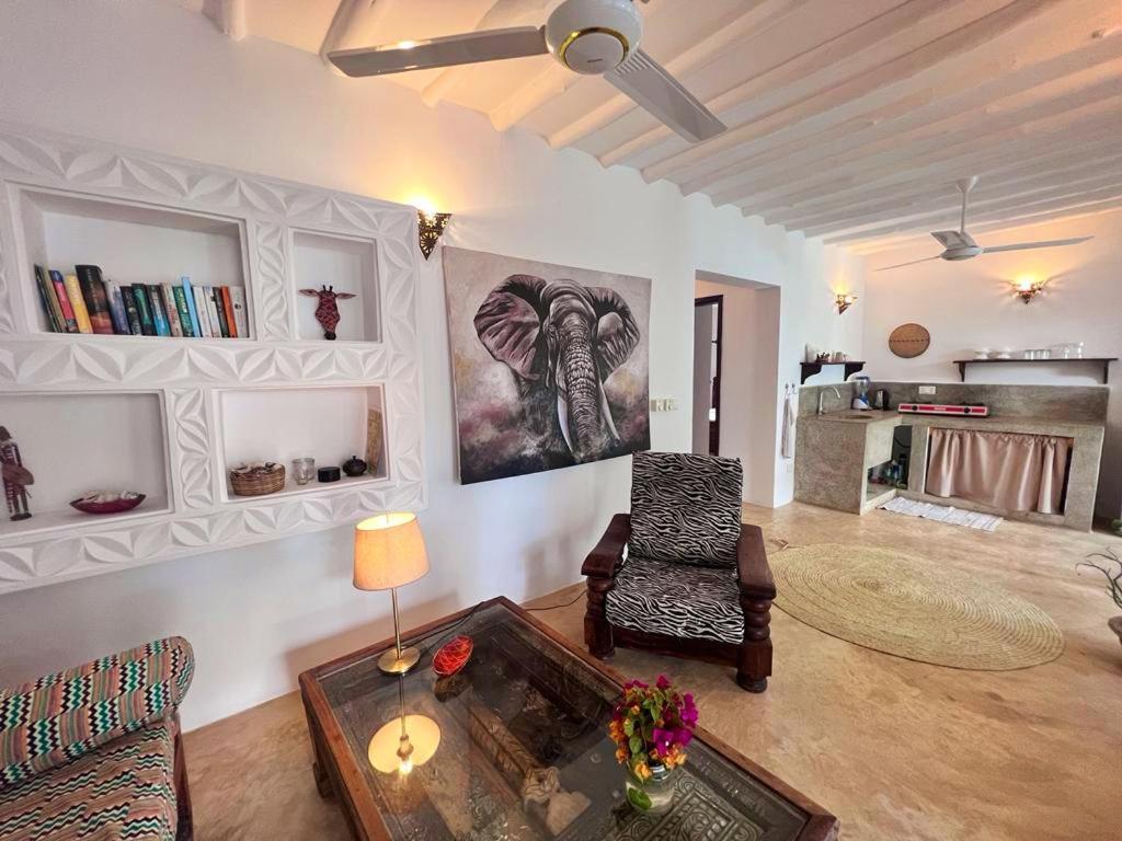 Moyo Apartment Pwani Mchangani Eksteriør bilde