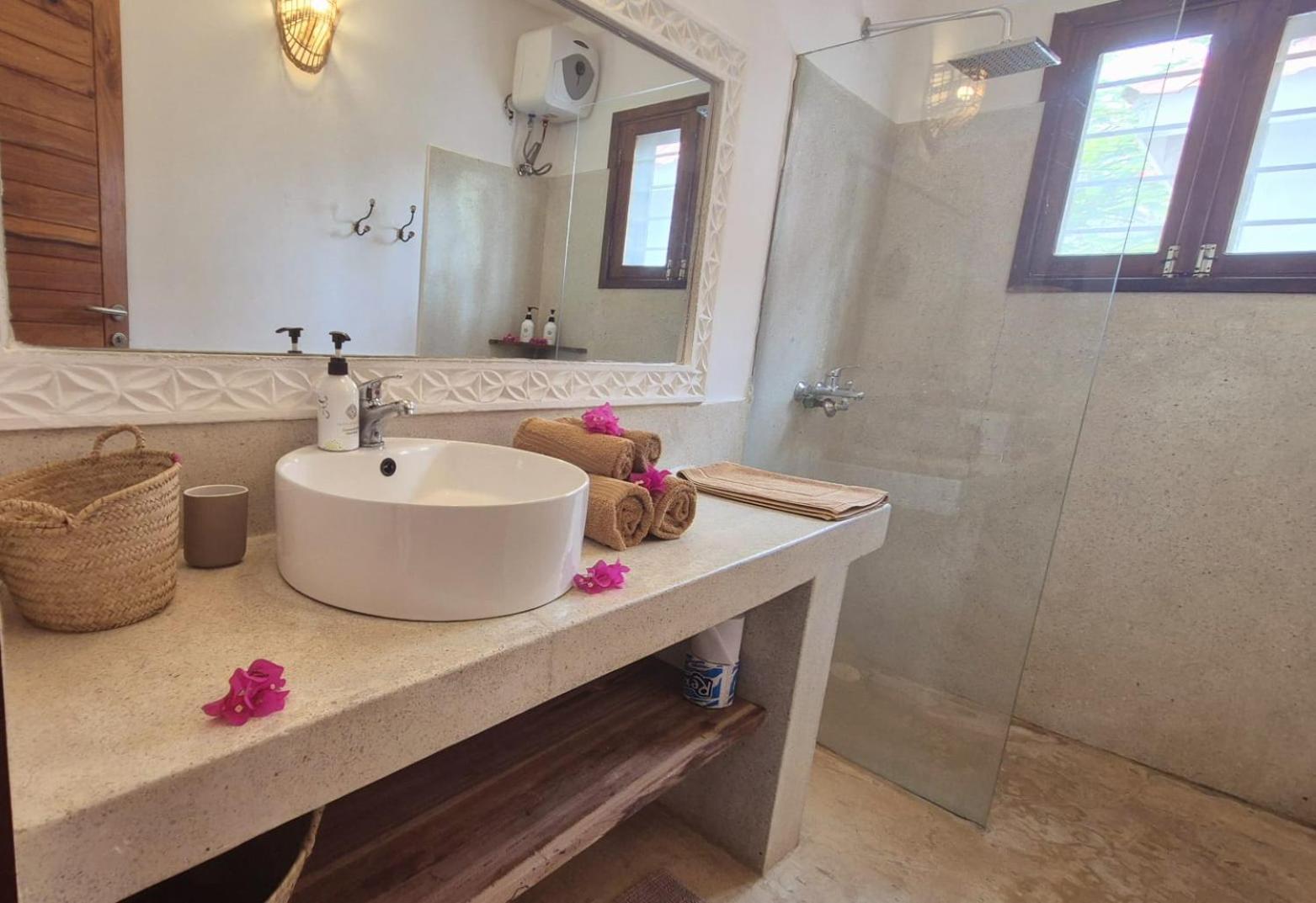 Moyo Apartment Pwani Mchangani Eksteriør bilde